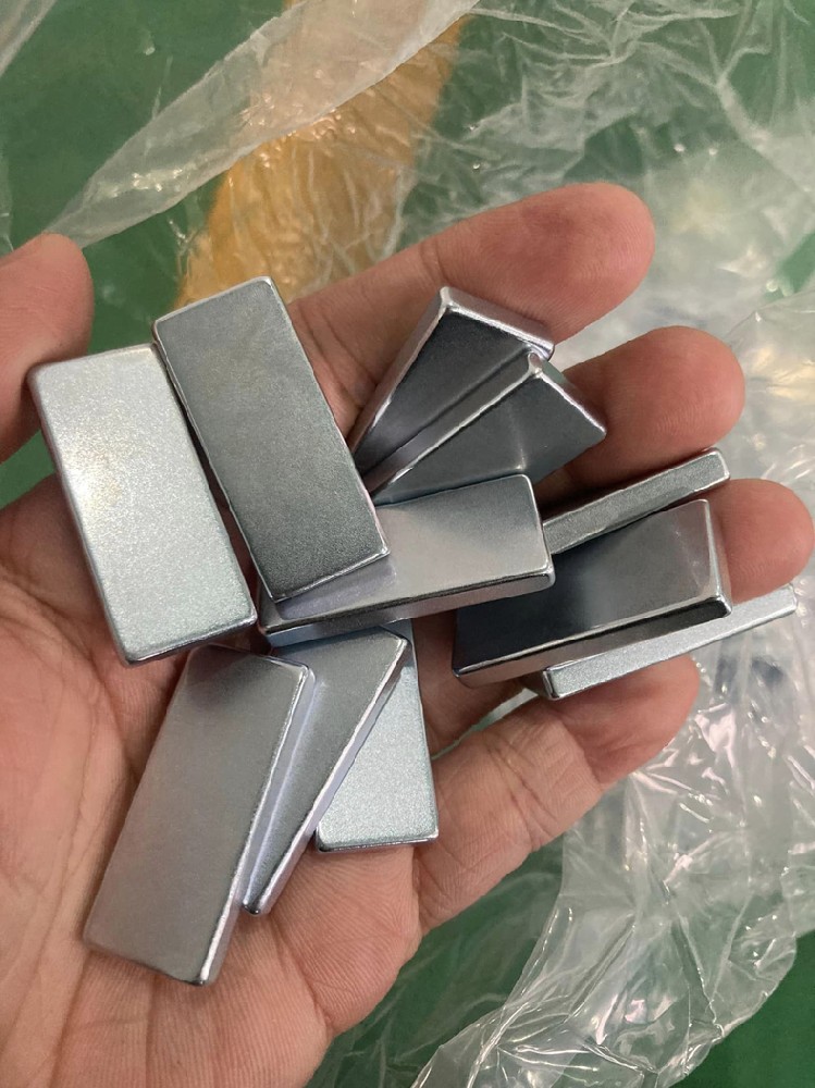 表面镀锌钕铁硼方块矩形状